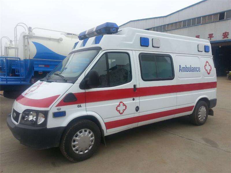 救護(hù)車和醫(yī)療車有什么區(qū)別？救護(hù)車廠家專業(yè)為你解答。01